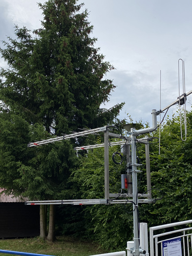 anténní čtyřče UHF pro dálkový příjem TV