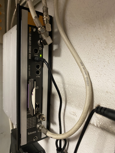 detail transmodulátoru SAT->DVB-T