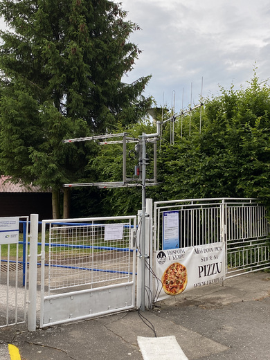 Improvizovaný stožár pro antény UHF a DAB 1